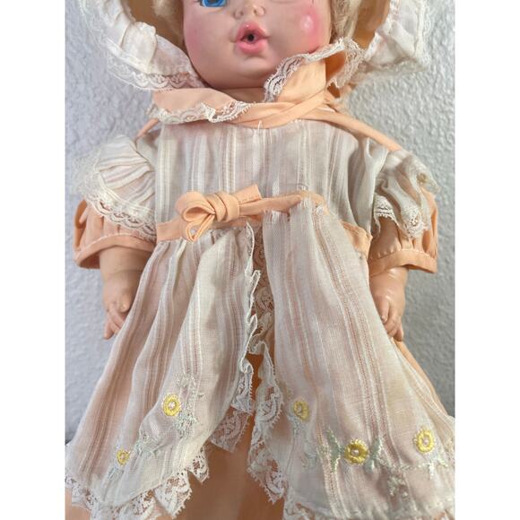 Vintage Eegee Softina Baby Doll Peach Dress Bonnet 1950s Vinyl 17” EG Marked - Picture 9 of 13